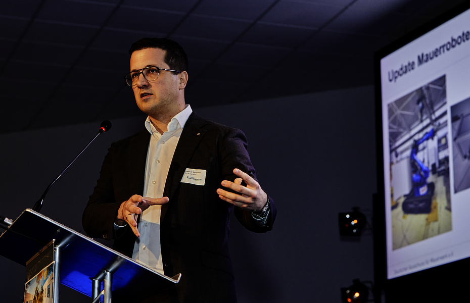 Prof. Eric bei seinem Vortrag auf der Herbsttagung 2024.