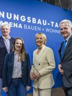 Gruppe beim Wohnungsbau-Tag 2025