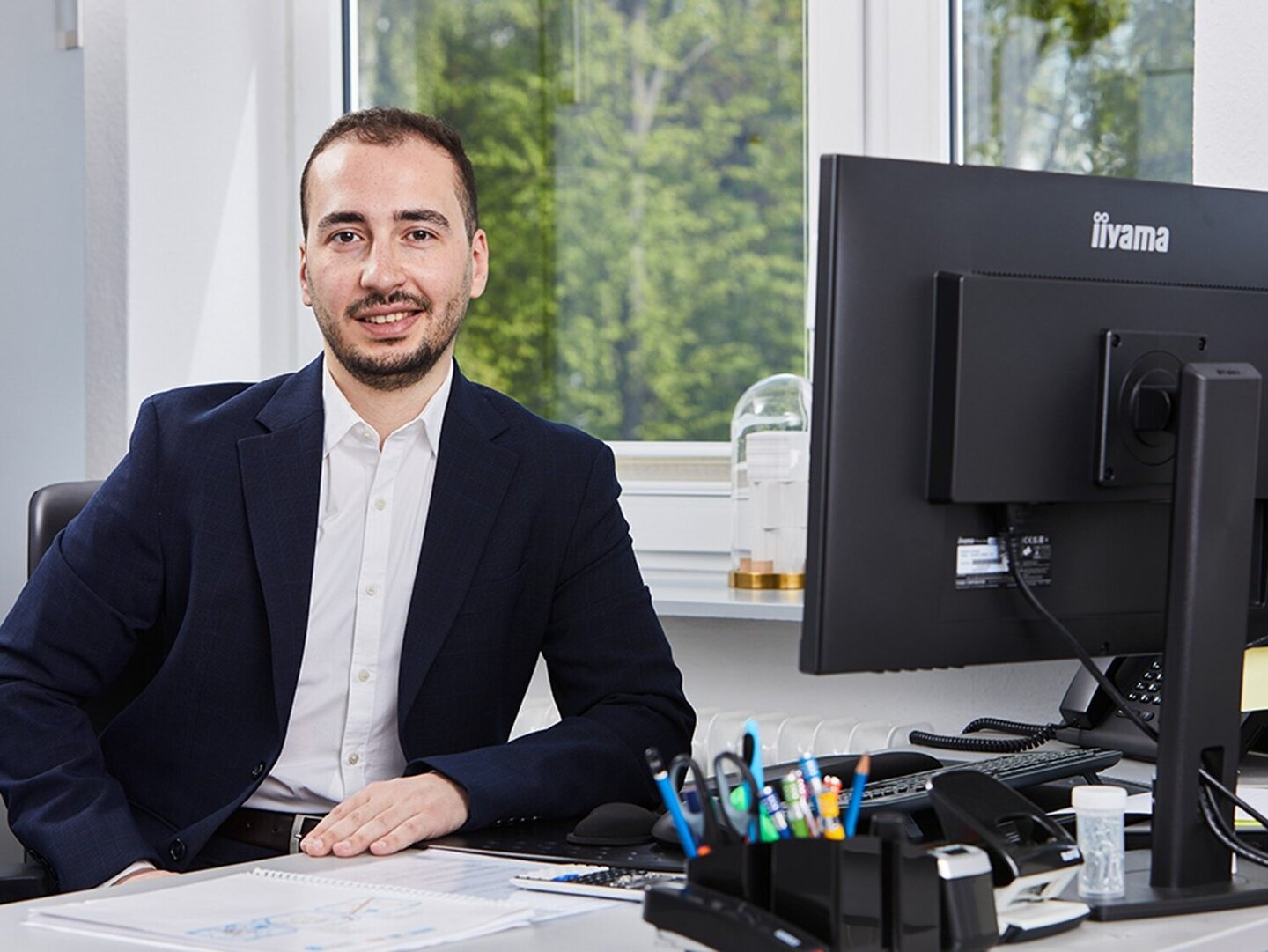 Zakaria Istanbuly; stv. Leiter Forschung am Schreibtisch